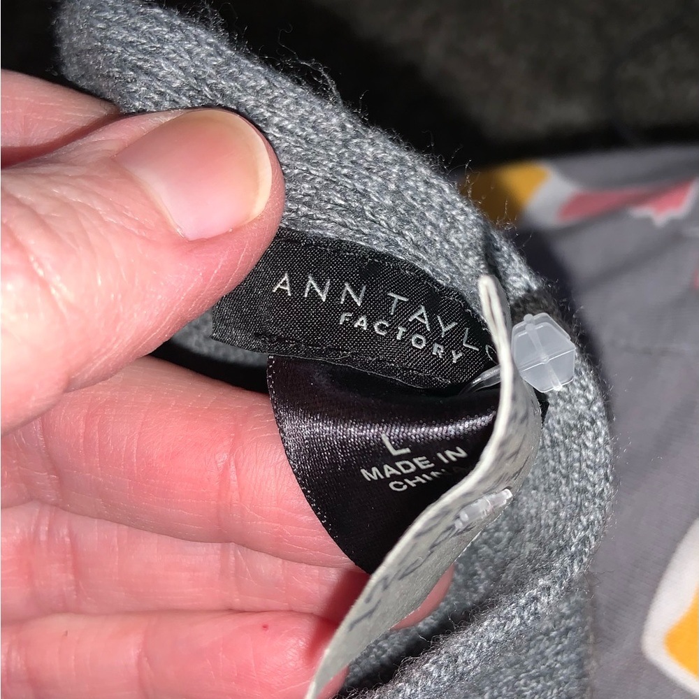 Ann Taylor sweater - Picture 3 of 4